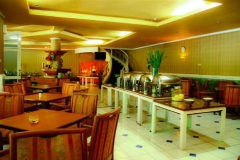 Grand Prioritas Hotel Bogor Bagian luar foto