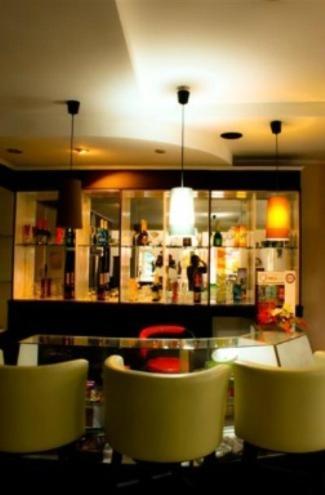 Grand Prioritas Hotel Bogor Bagian luar foto