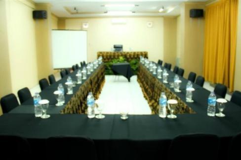 Grand Prioritas Hotel Bogor Bagian luar foto