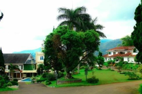 Grand Prioritas Hotel Bogor Bagian luar foto