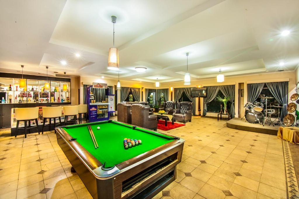 Grand Prioritas Hotel Bogor Bagian luar foto